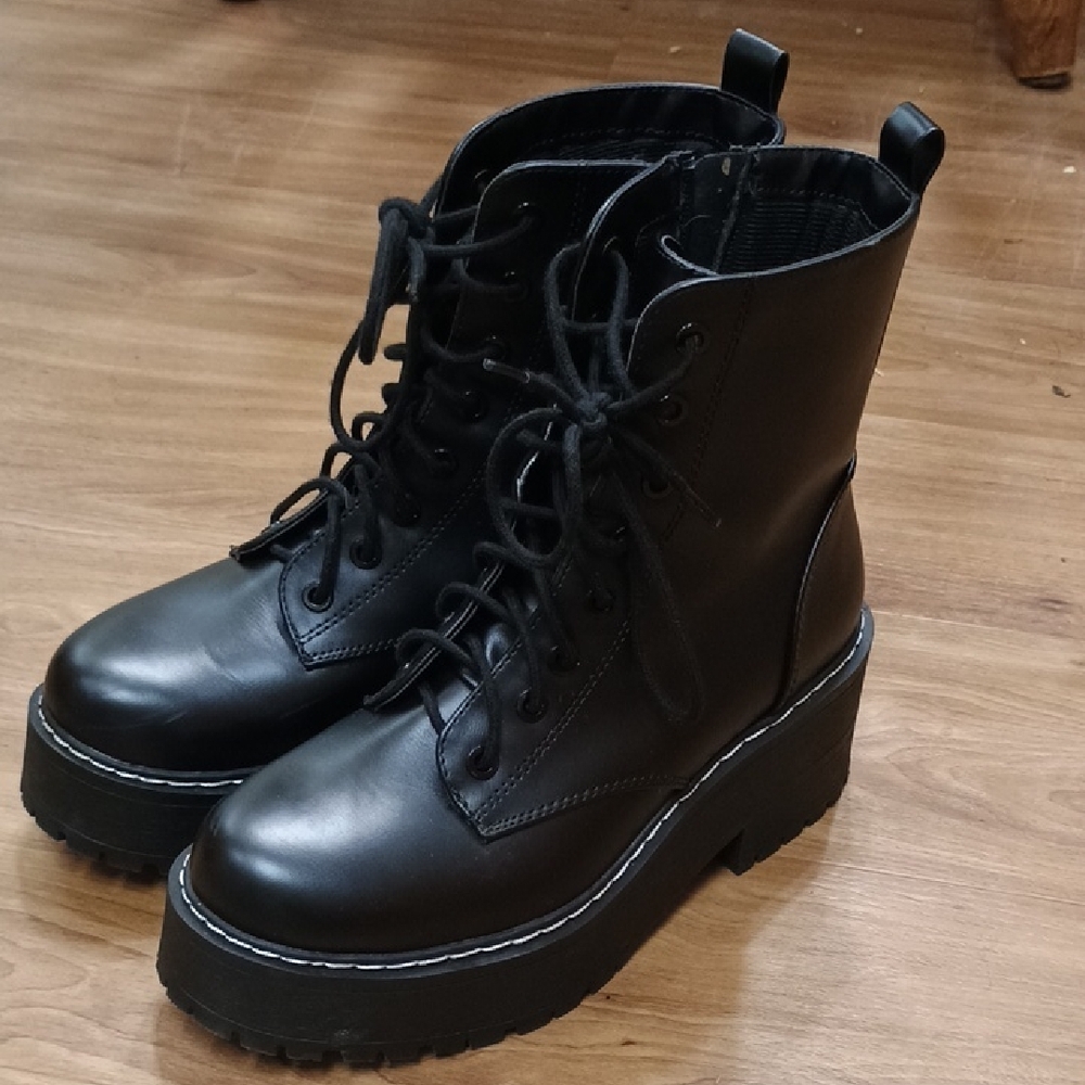 Black Women's Combat Boots
